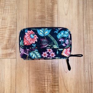 Green & Black Vera Bradley Wallet w/ Phone Pocket